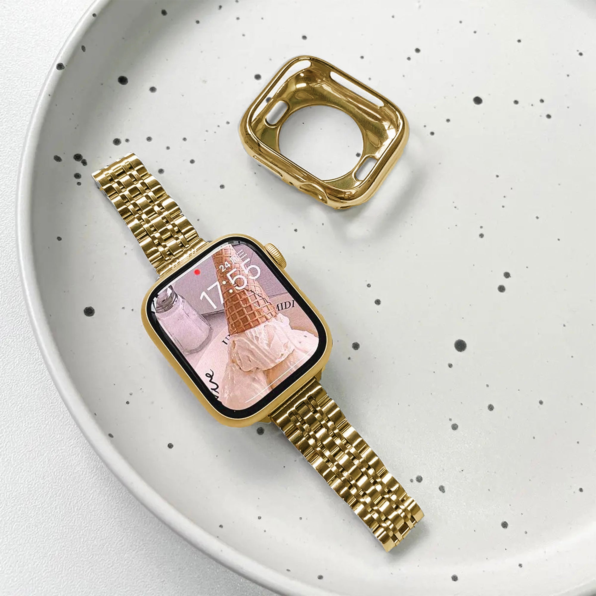 Apple Watch slim inspired strap - gold