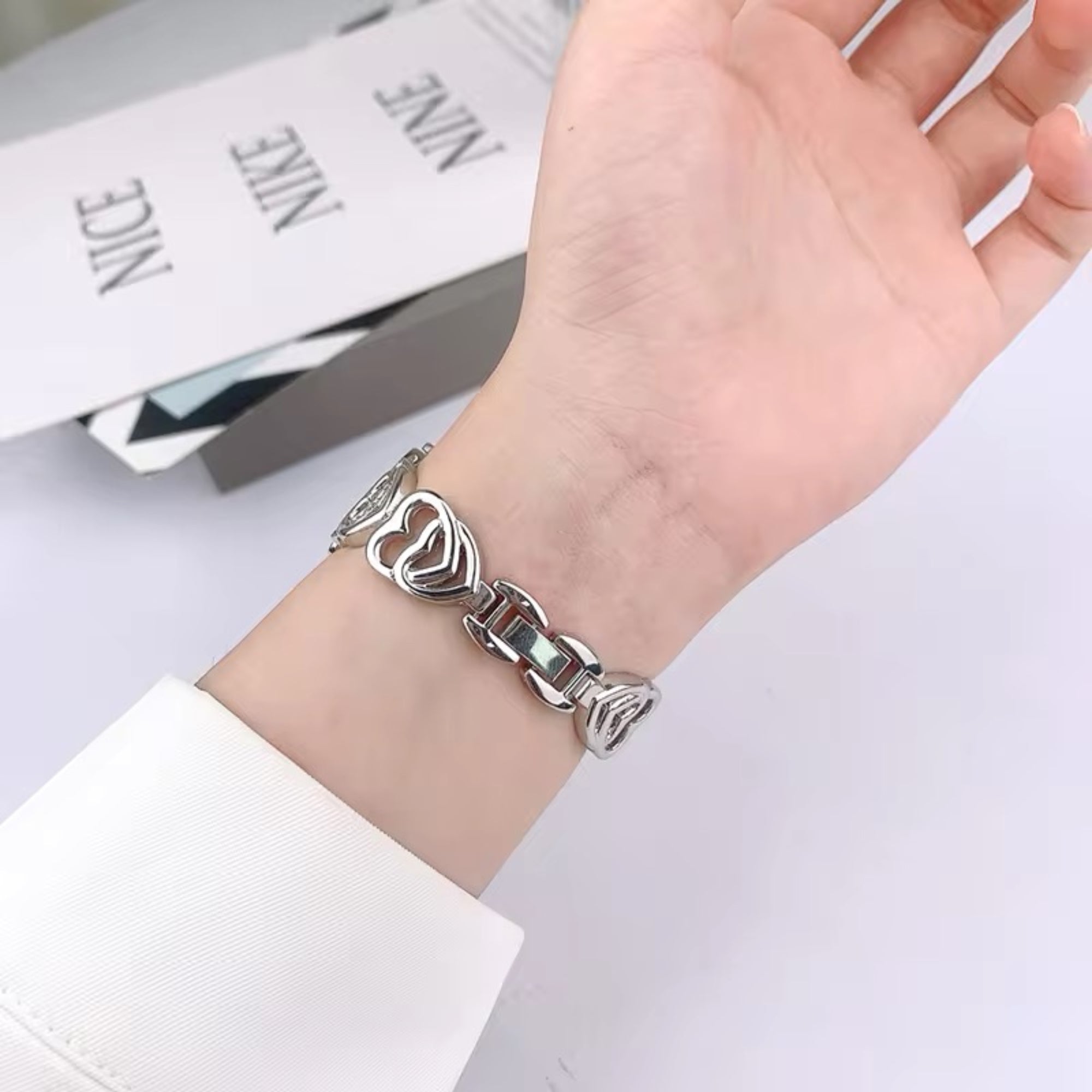 Apple Watch heart band - silver