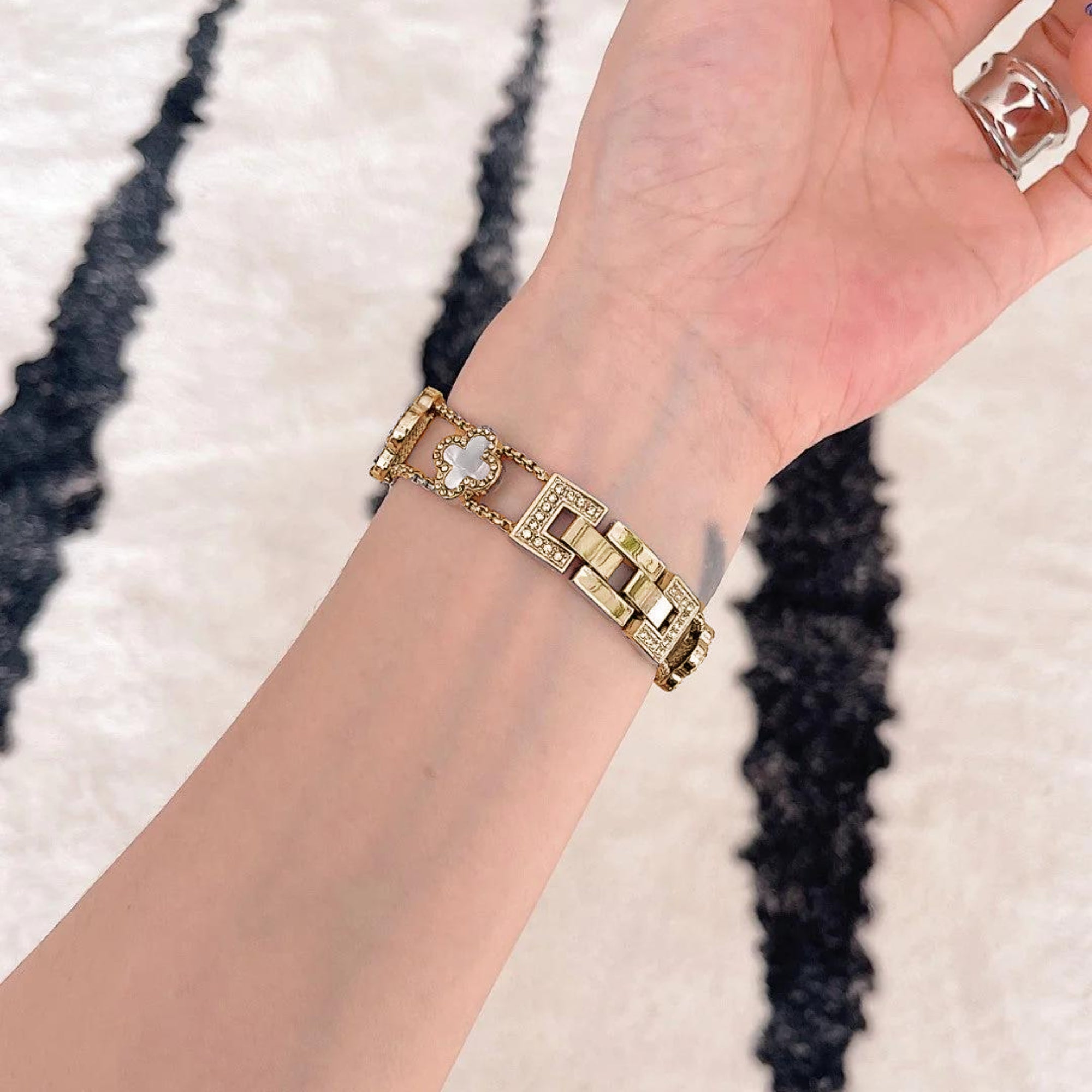 Apple Watch clover band pearl - gold