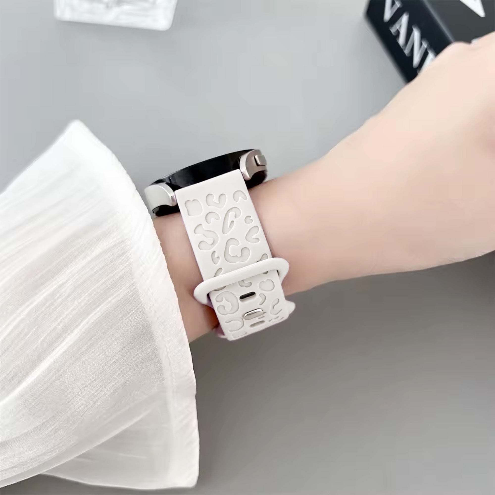 Samsung Galaxy Watch silicone panther strap - starlight