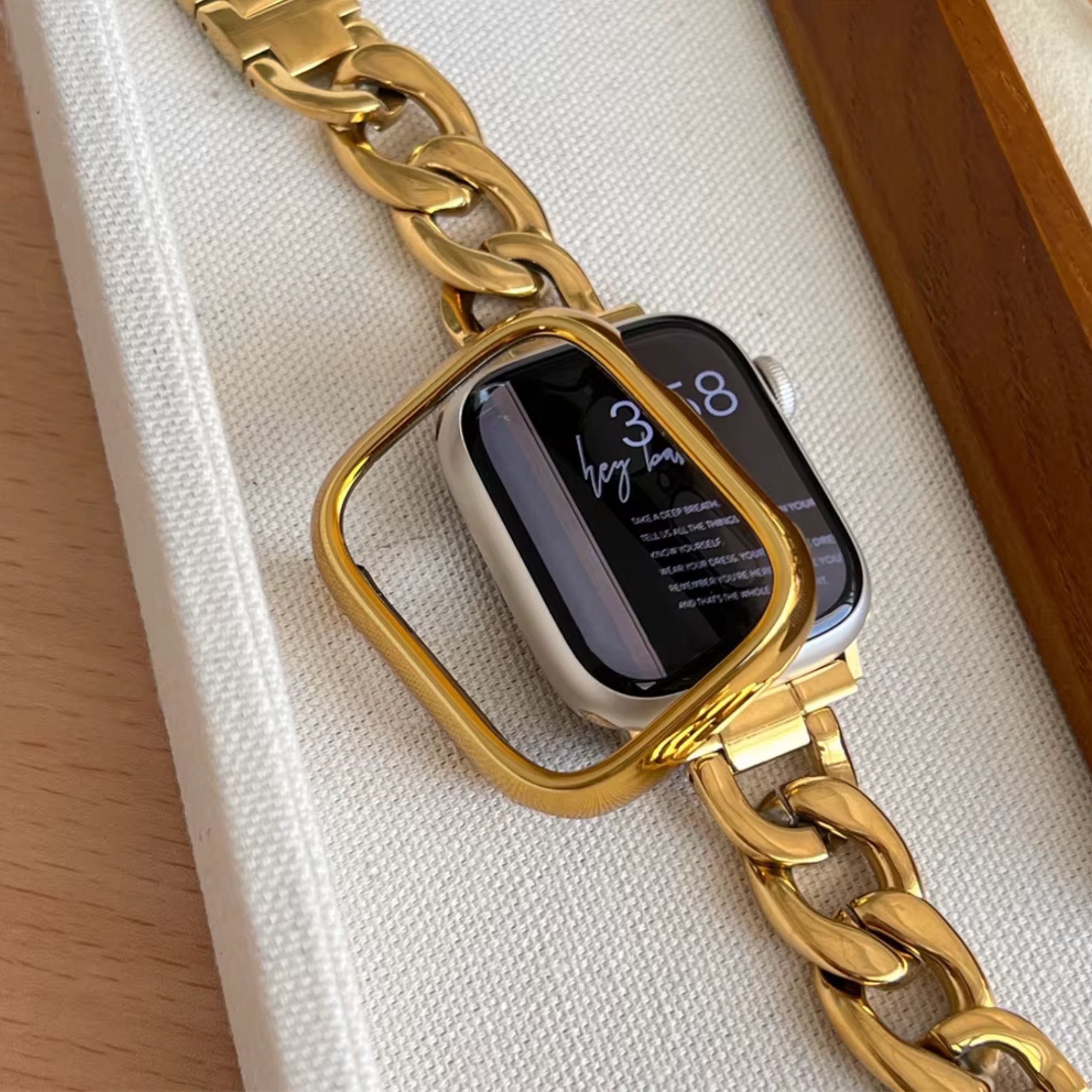 Apple Watch bumper - gold