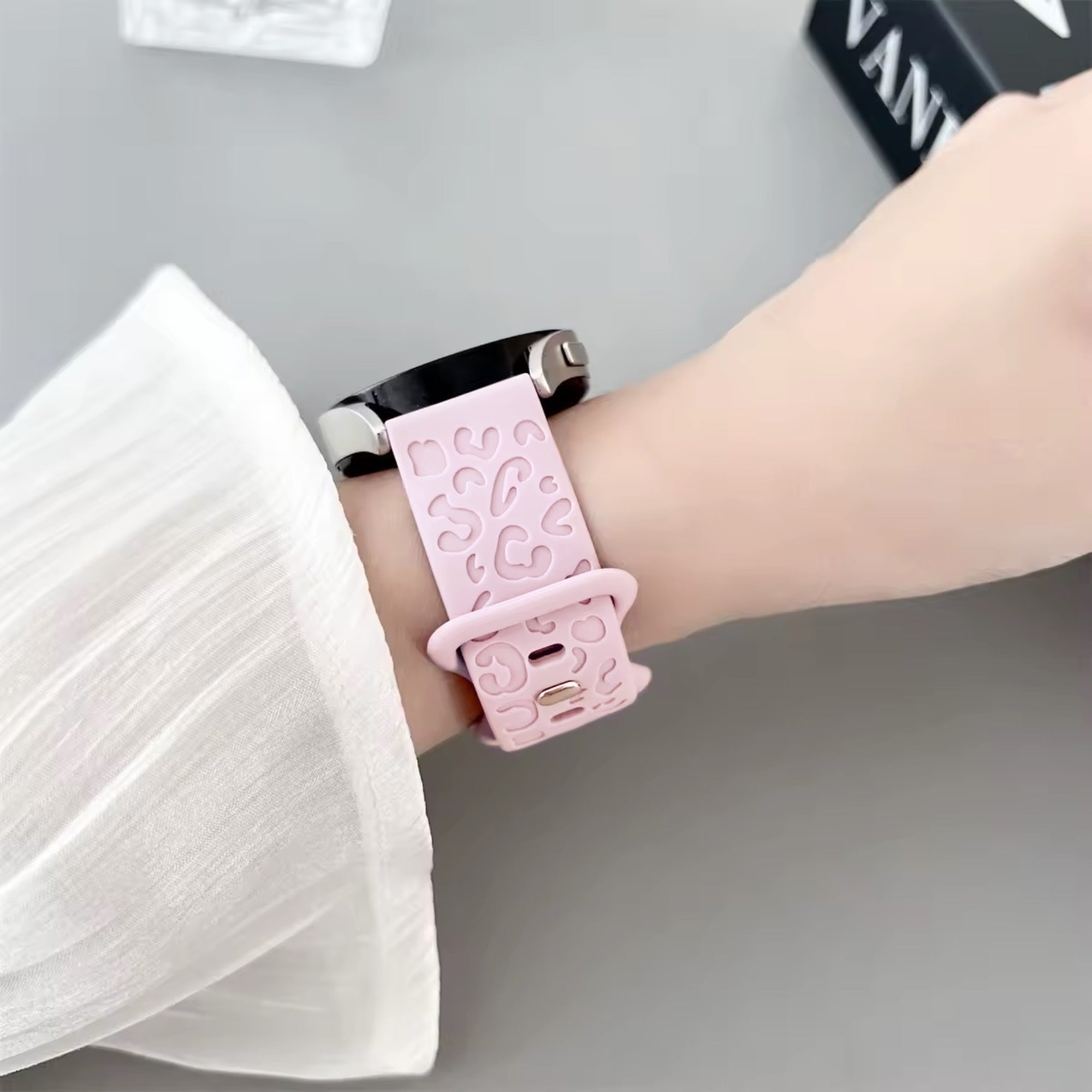 Samsung Galaxy Watch silicone panther strap - pink sand