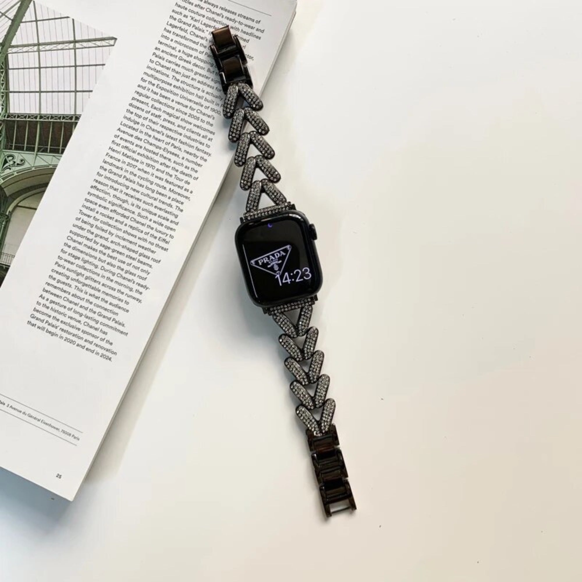 Apple Watch diamond V strap - black