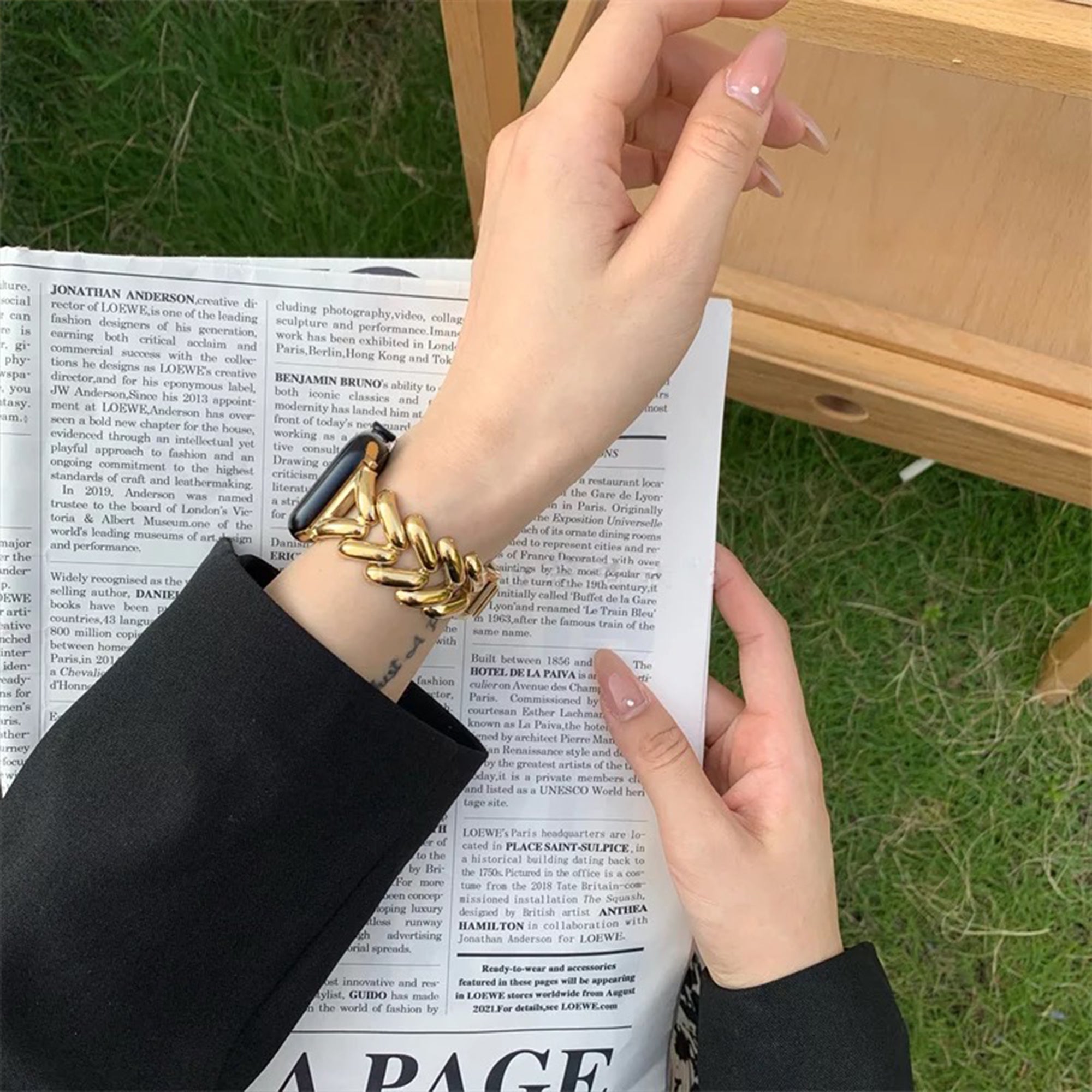 Apple Watch V strap - gold